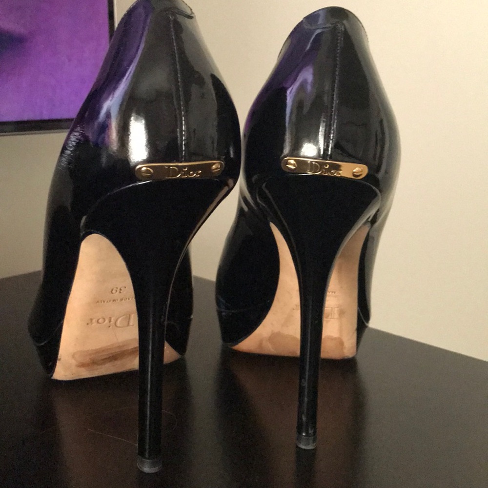 Shoes - Picture 2 of 4